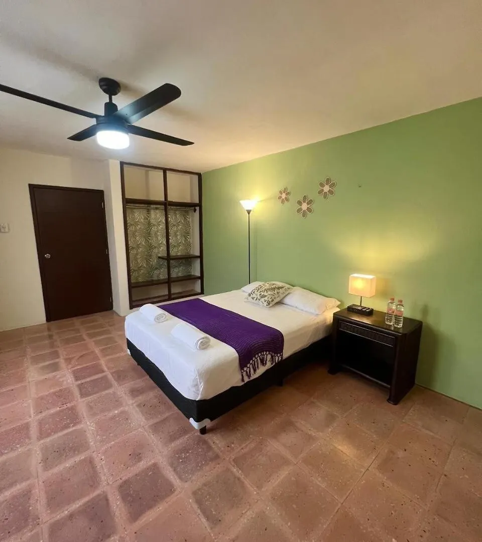 Casa En El Centro De Merida, 5 Habitaciones Y 3 Banos, Ideal Para Grupos 0*, Merida Mexico